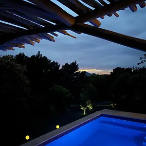 Bed & Breakfast La Maison Perchee